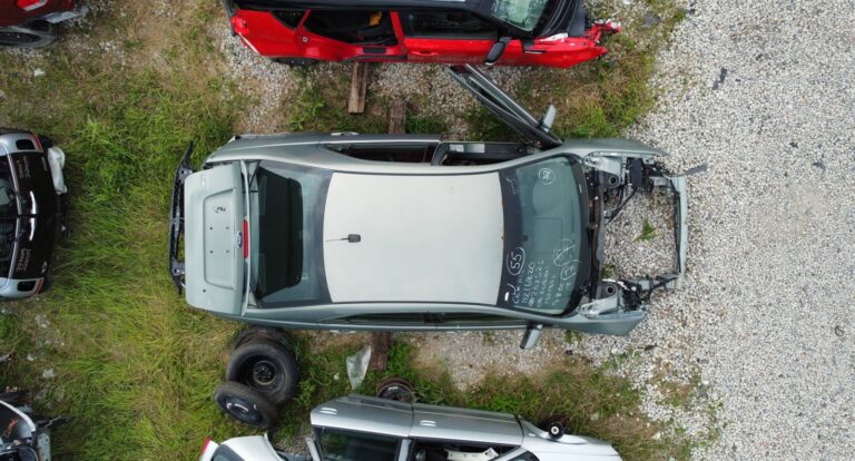 Jak uniknąć oszustów i legalnie zezłomować pojazd?